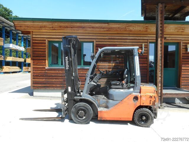 Gabelstapler Toyota 02-8FDF25 Triplex + SS + ZV + Kabine