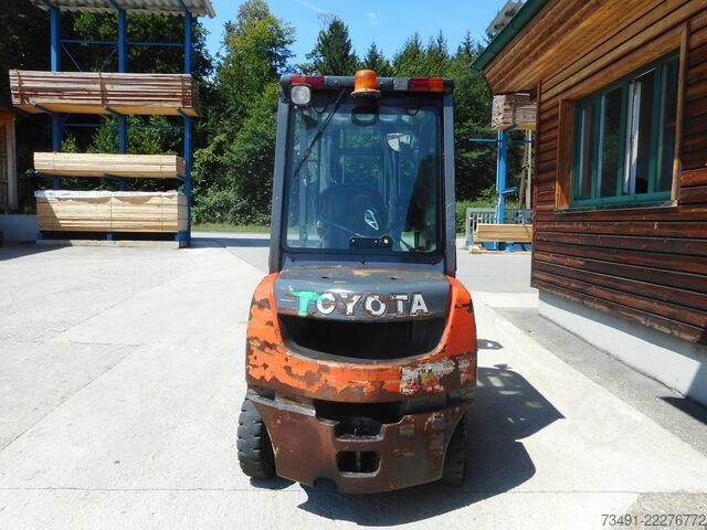 Gabelstapler Toyota 02-8FDF25 Triplex + SS + ZV + Kabine
