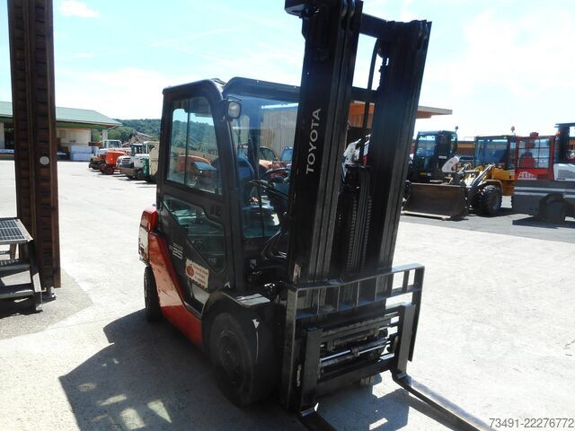 Gabelstapler Toyota 02-8FDF25 Triplex + SS + ZV + Kabine