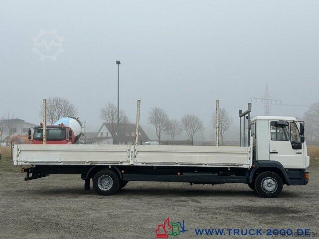 Flatbed truck MAN 10.163 Lange Pritsche 7.10m 3 Sitzer Nur 217TKM