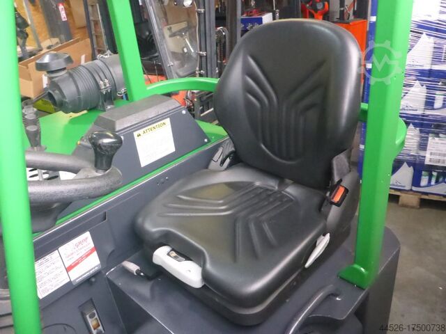Four-way side loader Combilift C3000 CB