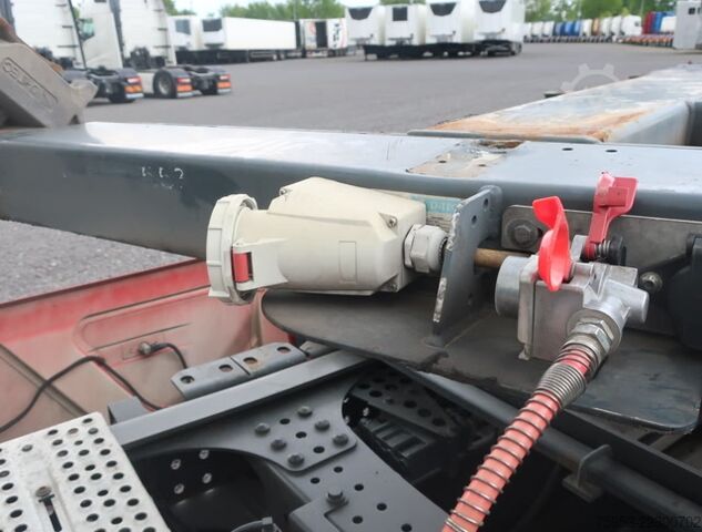 Auflieger-Wechselfahrgestell D-Tec VCC-01/FT LS S Mittelausschub 2x Lift Genset