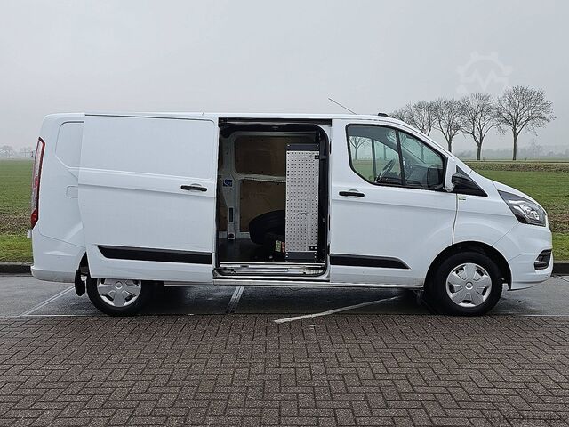 High-roof van FORD TRANSIT CUSTOM 2.0 L2H1 Navi Airco!