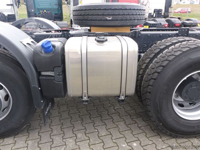 LKW-Fahrgestell IVECO T-Way AD410T54B 8X4 Radstand.4250mm Betonmischer