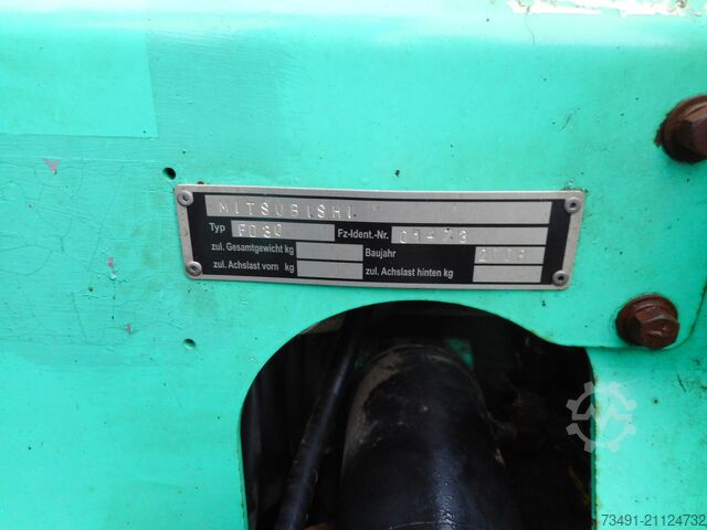 Gabelstapler Mitsubishi FD30 Triplex + Zwillingsreifen