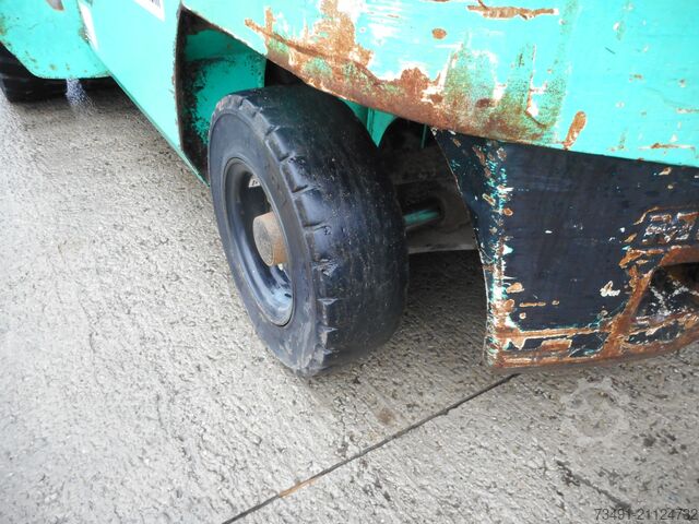 Gabelstapler Mitsubishi FD30 Triplex + Zwillingsreifen