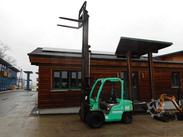 Gabelstapler Mitsubishi FD30 Triplex + Zwillingsreifen