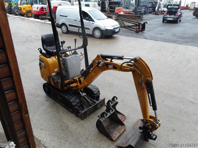 Minibagger Caterpillar 300.9D mit SW + 3 Löffel