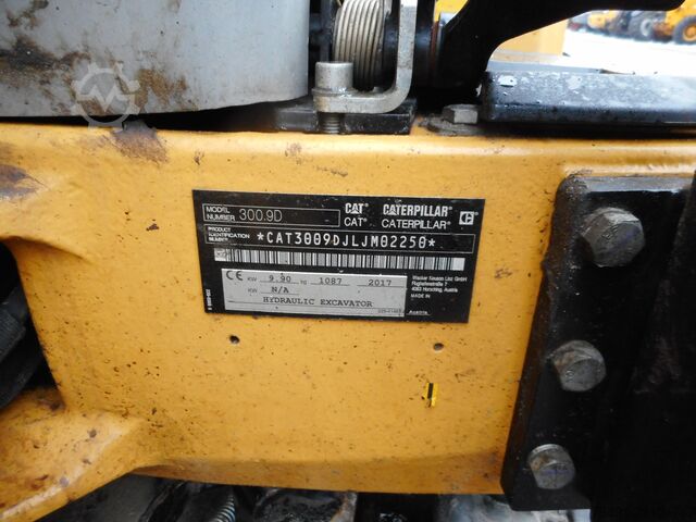 Minibagger Caterpillar 300.9D mit SW + 3 Löffel