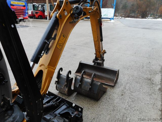 Minibagger Caterpillar 300.9D mit SW + 3 Löffel