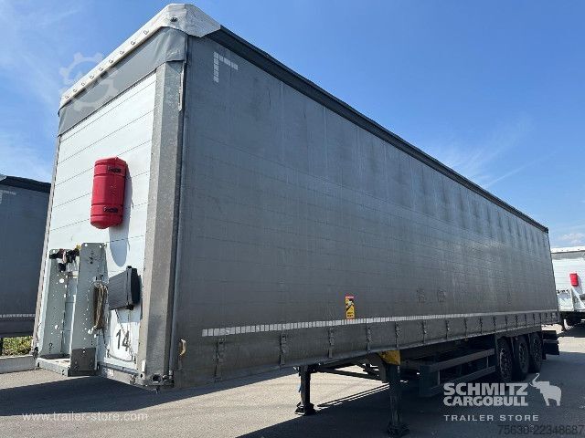Auflieger mit Pritsche & Plane Schmitz Cargobull Semitrailer Curtainsider Coil