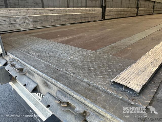 Auflieger mit Pritsche & Plane Schmitz Cargobull Semitrailer Curtainsider Coil