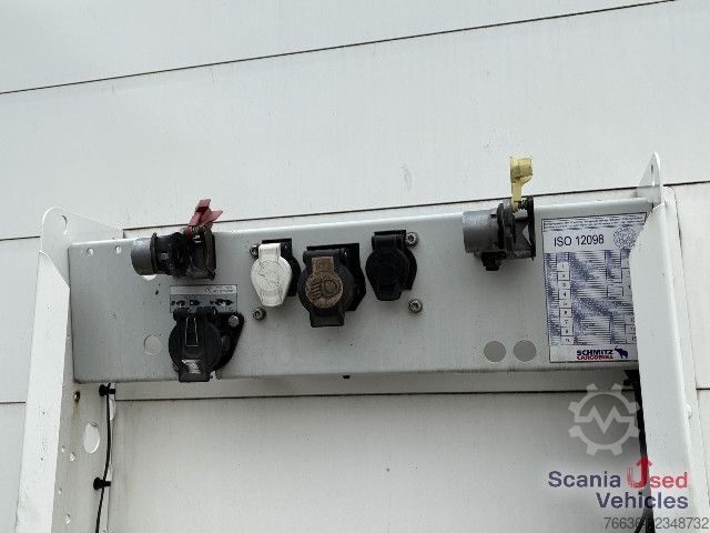 Box semitrailer Schmitz Cargobull SCHMITZ SCB*3B LIFT AXLE BOX TRAILER
