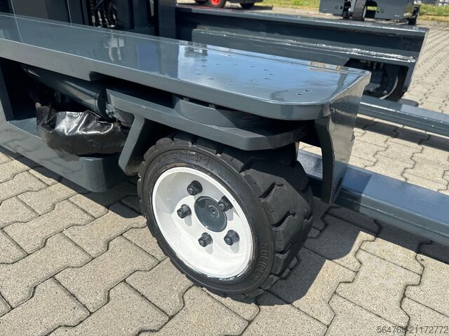 Vierwegestapler Combilift C3000/ Mast 7500 mm /Teleskopic forks