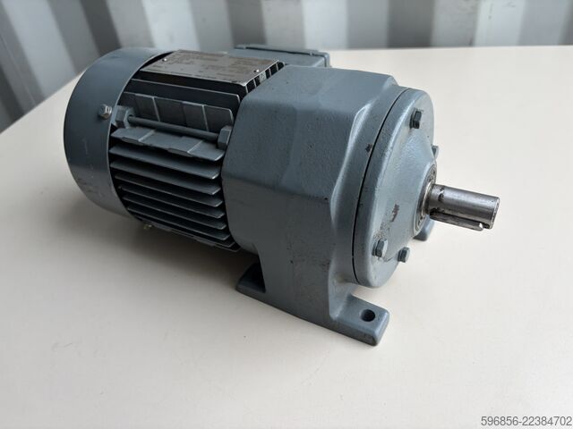  SEW-EURODRIVE R32DT71D6 0,25 kW 36 obr./min 220/380 V SEW-EURODRIVE R32DT71D6 0,25 kW 36 obr./min 220/380 V