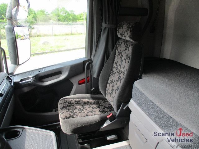 Standard tractor unit Scania R 460 A4x2EB / Navi / Standklima