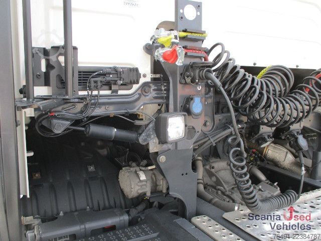 Standard tractor unit Scania R 460 A4x2EB / Navi / Standklima