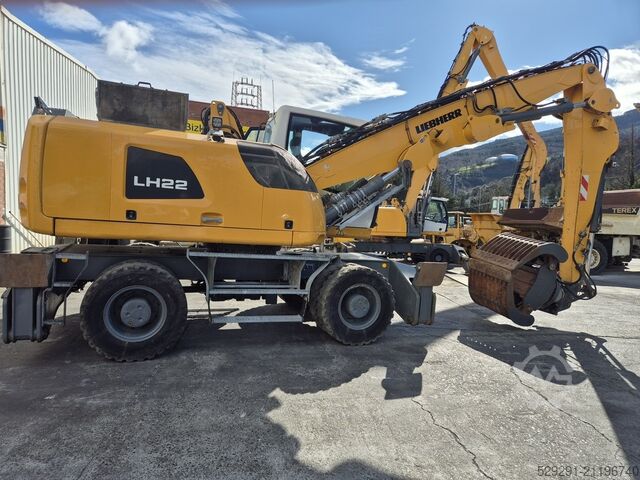 Umschlagbagger LIEBHERR LH22M