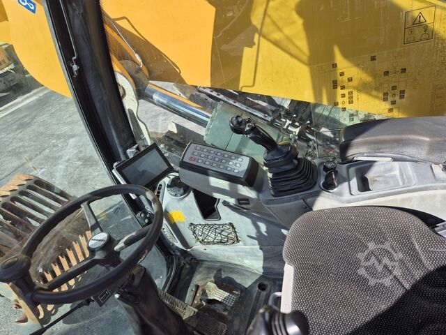 Umschlagbagger LIEBHERR LH22M