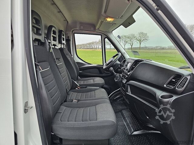 High-roof van IVECO DAILY 35S14 L2H2 Airco Euro6