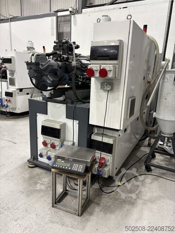 Injection molding machine Negri Bossi M372 3300H-2100