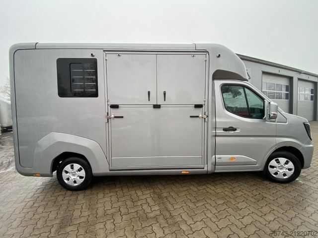 Viehtransporter RENAULT Master STX 3 Sitzer  Haras AUTOM. NEW MODEL 2025
