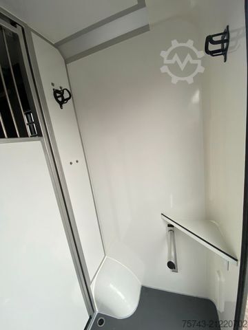 Viehtransporter RENAULT Master STX 3 Sitzer  Haras AUTOM. NEW MODEL 2025