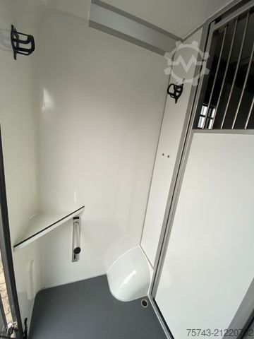 Viehtransporter RENAULT Master STX 3 Sitzer  Haras AUTOM. NEW MODEL 2025