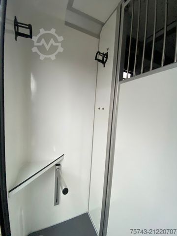 Viehtransporter RENAULT MASTER STX NEW MODELL  2025 5 Sitzer Haras ex. L