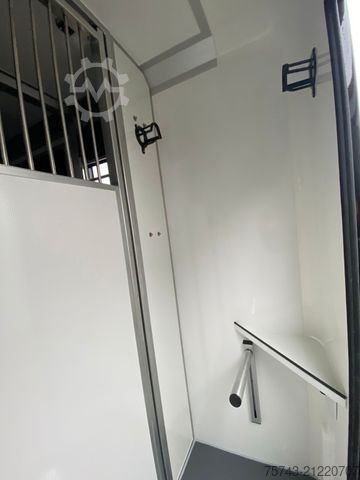 Viehtransporter RENAULT MASTER STX NEW MODELL  2025 5 Sitzer Haras ex. L