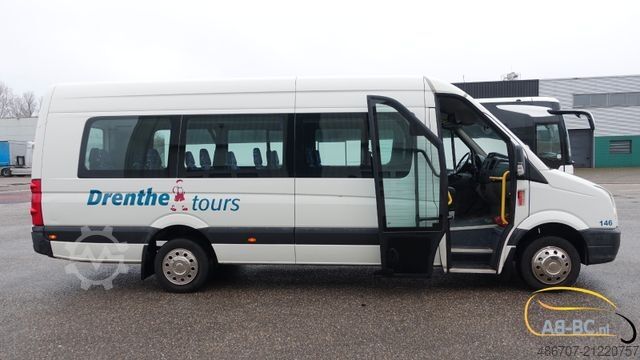 Minibus VOLKSWAGEN Crafter 2.5 TDI 23-Sitze