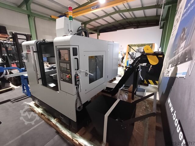 Vertikales Bearbeitungszentrum First MCV 300