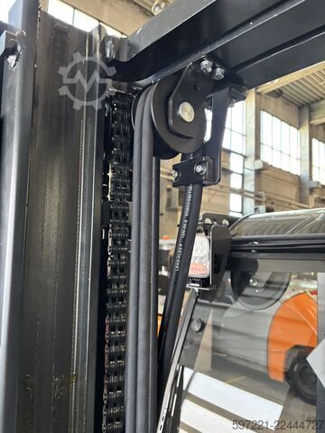 Electric - 3 wheels Bobcat B18NT