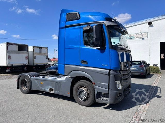 Standard tractor unit MERCEDES-BENZ Actros 5  MB 1842 Retarder 2 Tanks