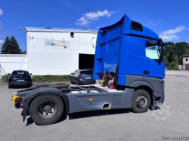 Standard tractor unit MERCEDES-BENZ Actros 5  MB 1842 Retarder 2 Tanks