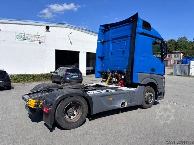Standard tractor unit MERCEDES-BENZ Actros 5  MB 1842 Retarder 2 Tanks