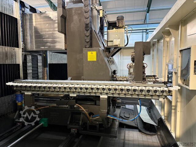 Vertikales Bearbeitungszentrum Hedelius T8-3200 Magnum