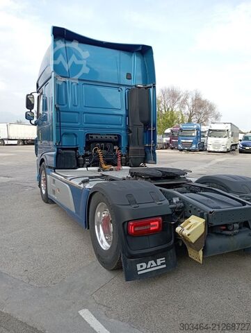 Standard tractor unit DAF XF 530 FT full pneumatico