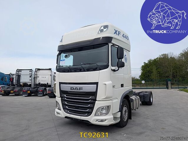 Chassis with cab DAF XF 450