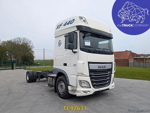 Chassis with cab DAF XF 450
