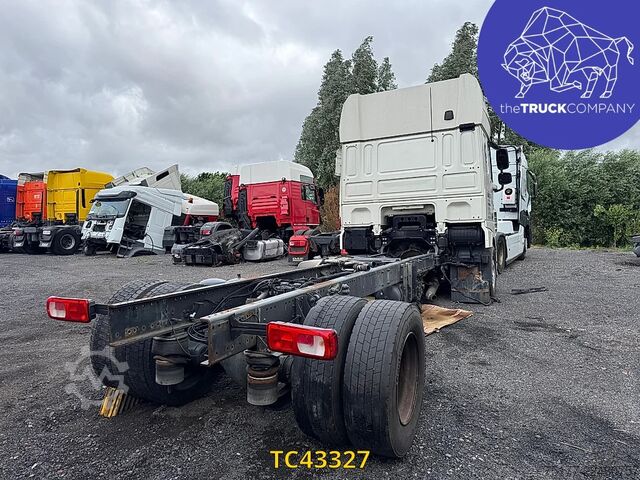 Chassis with cab DAF XF 440