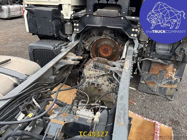 Chassis with cab DAF XF 440