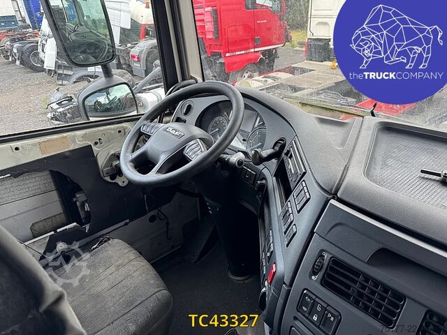 Chassis with cab DAF XF 440
