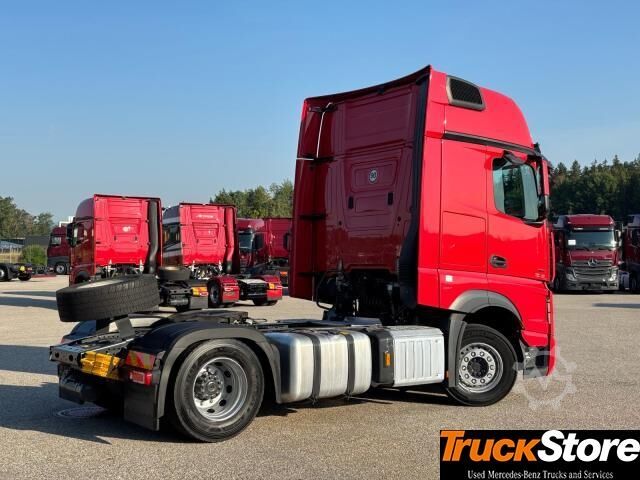 Standard tractor unit  Actros 1851 LS