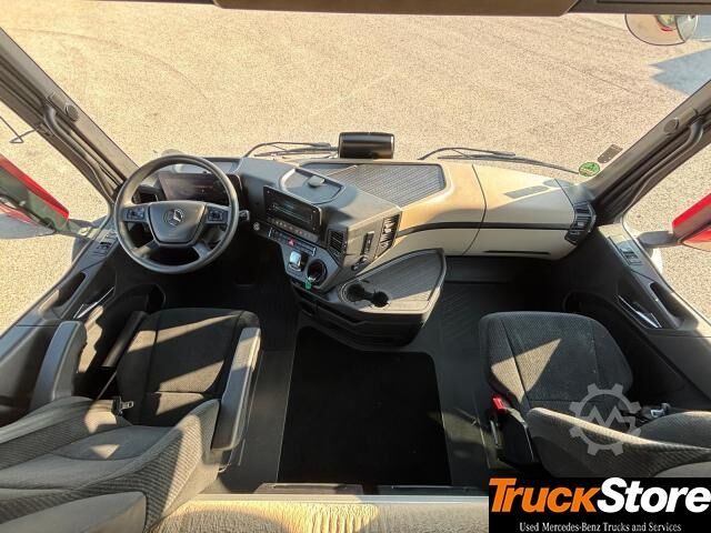 Standard tractor unit  Actros 1851 LS