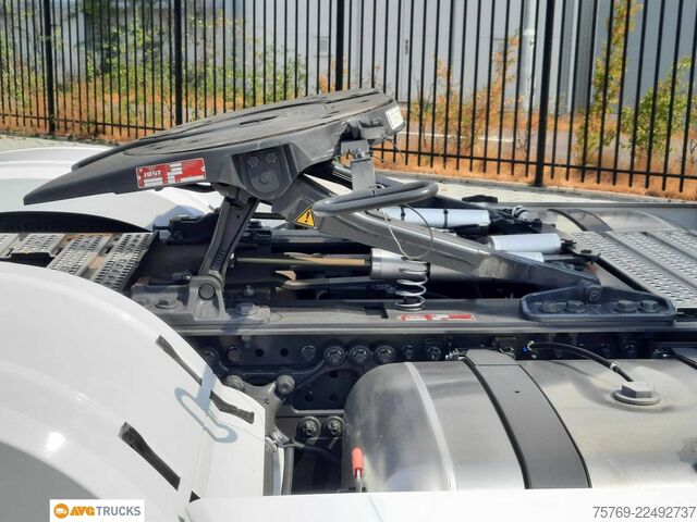 Volumen SZM MERCEDES-BENZ 1853 LS ACTROS L Hubsattelkupplung Leder Alu