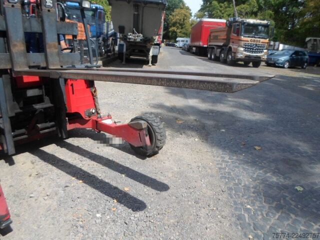 Gabelstapler MOFFETT M 4 25.3/ 880 Std. ALLRAD !!