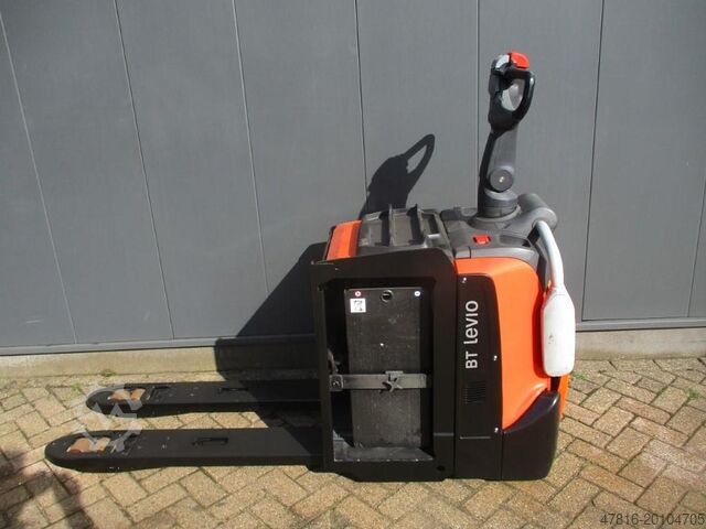 Pallet truck TOYOTA LPE 200