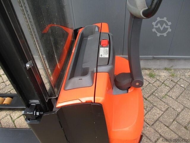 Pallet stacker TOYOTA SWE 100
