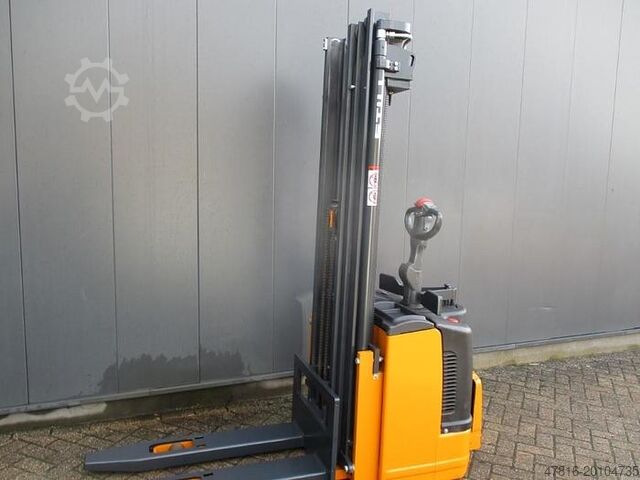Pallet stacker STILL EGV S14